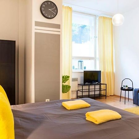 Cozy 2 Room Apartment Next To Hermannstrasse Berlin Zewnętrze zdjęcie