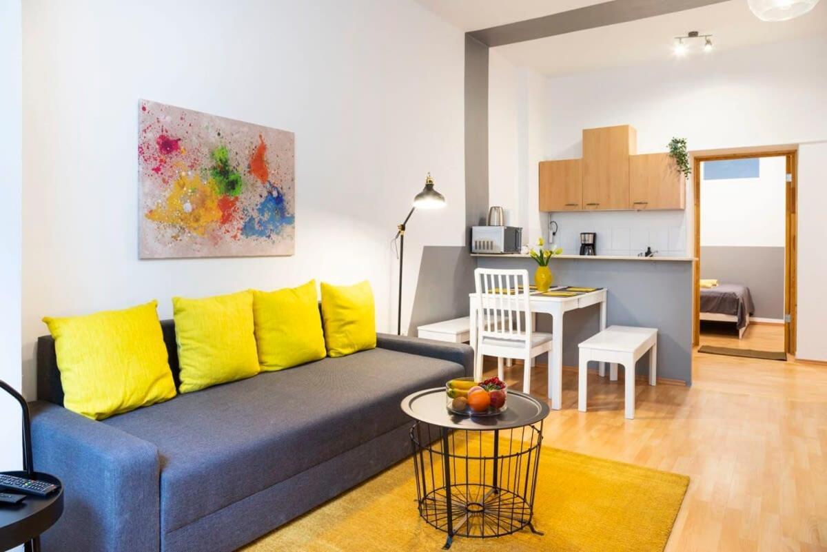 Cozy 2 Room Apartment Next To Hermannstrasse Berlin Zewnętrze zdjęcie