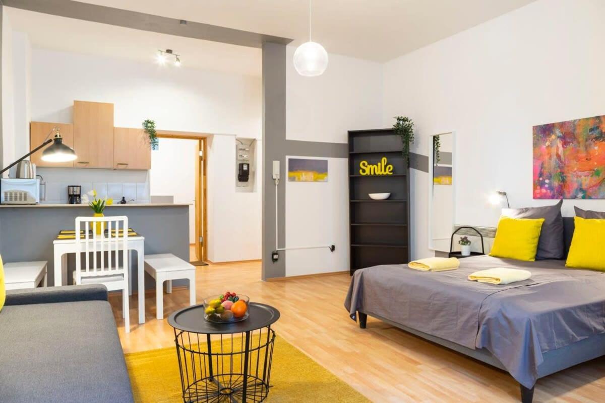 Cozy 2 Room Apartment Next To Hermannstrasse Berlin Zewnętrze zdjęcie