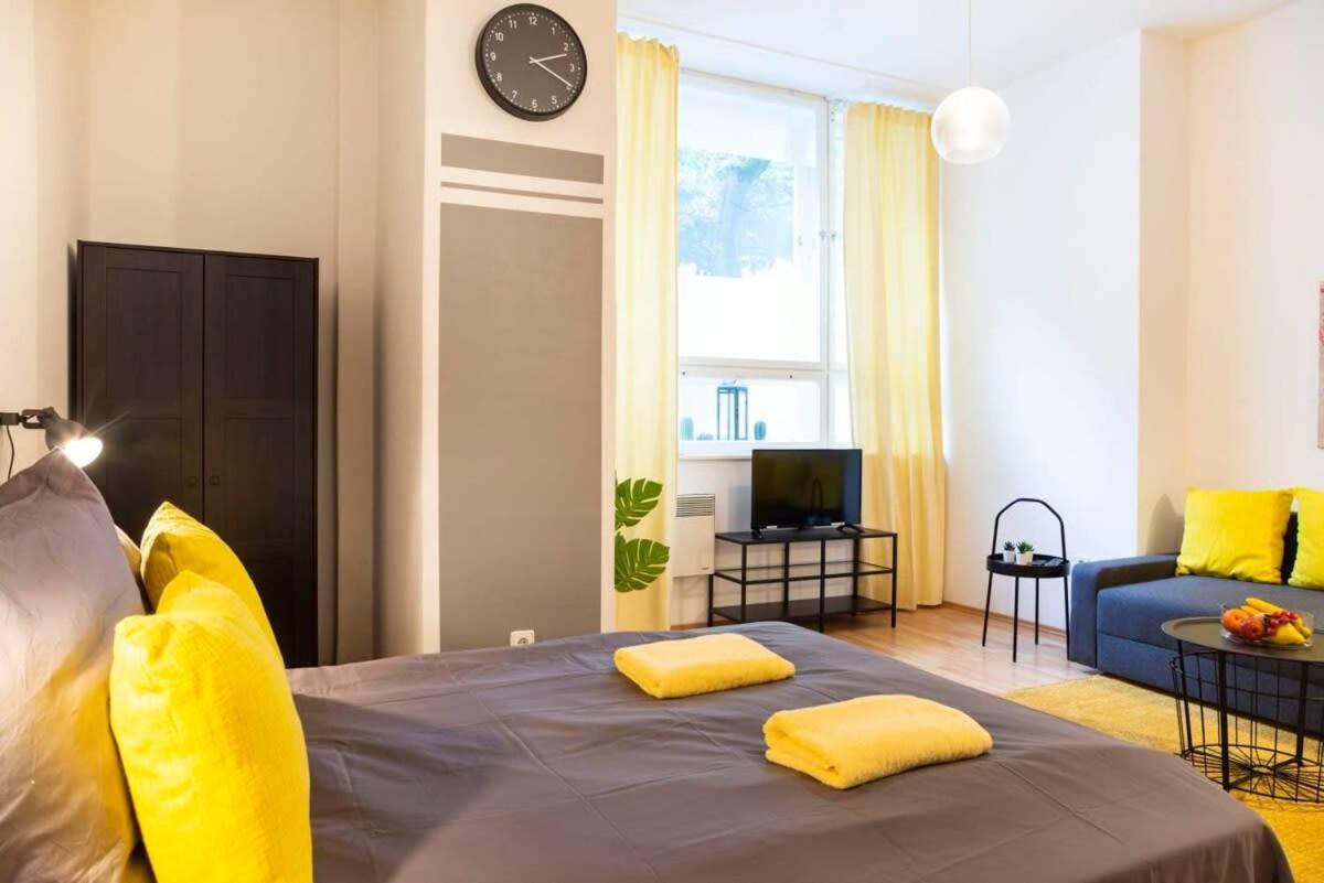 Cozy 2 Room Apartment Next To Hermannstrasse Berlin Zewnętrze zdjęcie