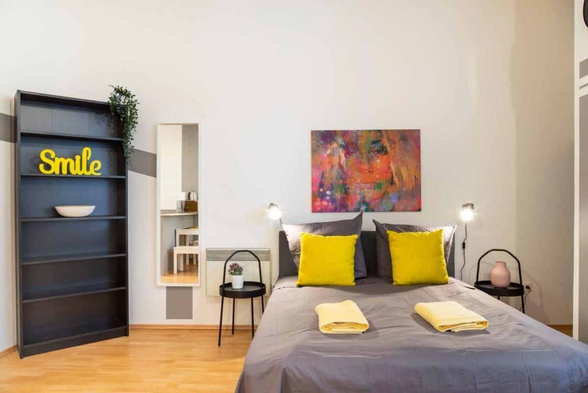 Cozy 2 Room Apartment Next To Hermannstrasse Berlin Zewnętrze zdjęcie