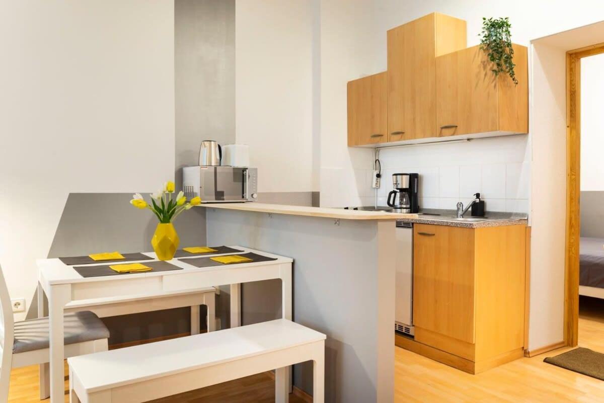 Cozy 2 Room Apartment Next To Hermannstrasse Berlin Zewnętrze zdjęcie