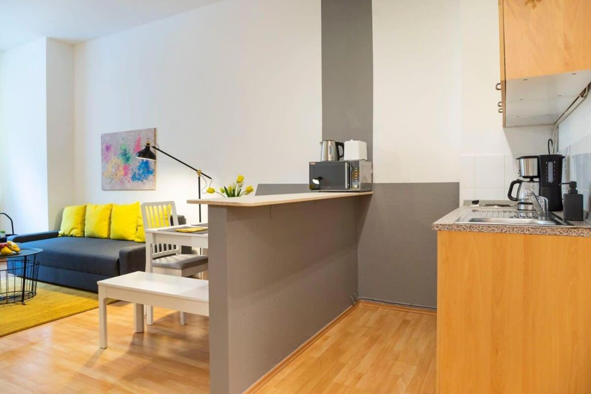 Cozy 2 Room Apartment Next To Hermannstrasse Berlin Zewnętrze zdjęcie